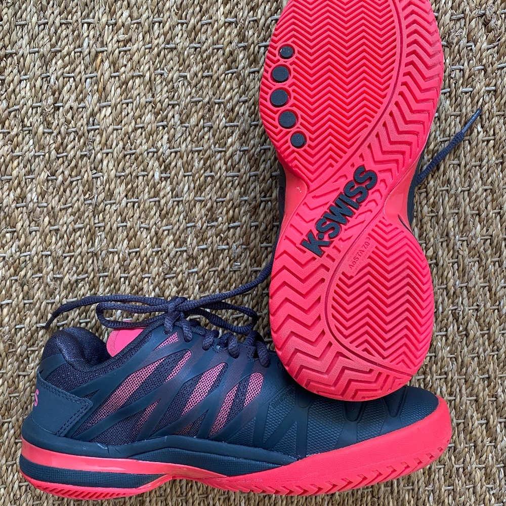 K Swiss tennis shoes, like new, worn once